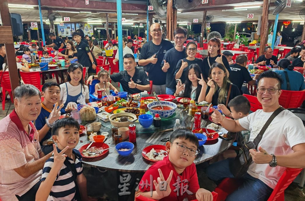 32辆休旅车队游实兆远