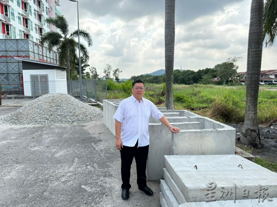 (古城封面副文)非法捷径“堵死”沟渠 市议会将封路两周辟沟渠