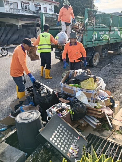 怡市厅派送逾14万垃圾桶 今年首7个月开罚30万