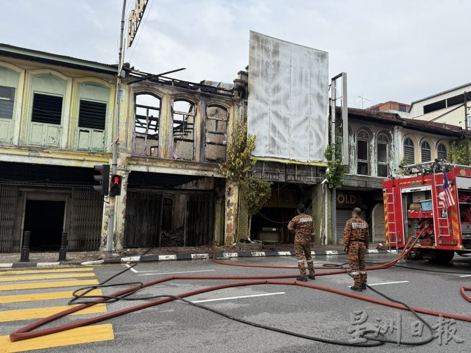 疑吸毒者追龙肇祸  休罗街空店起火烧毁80%
