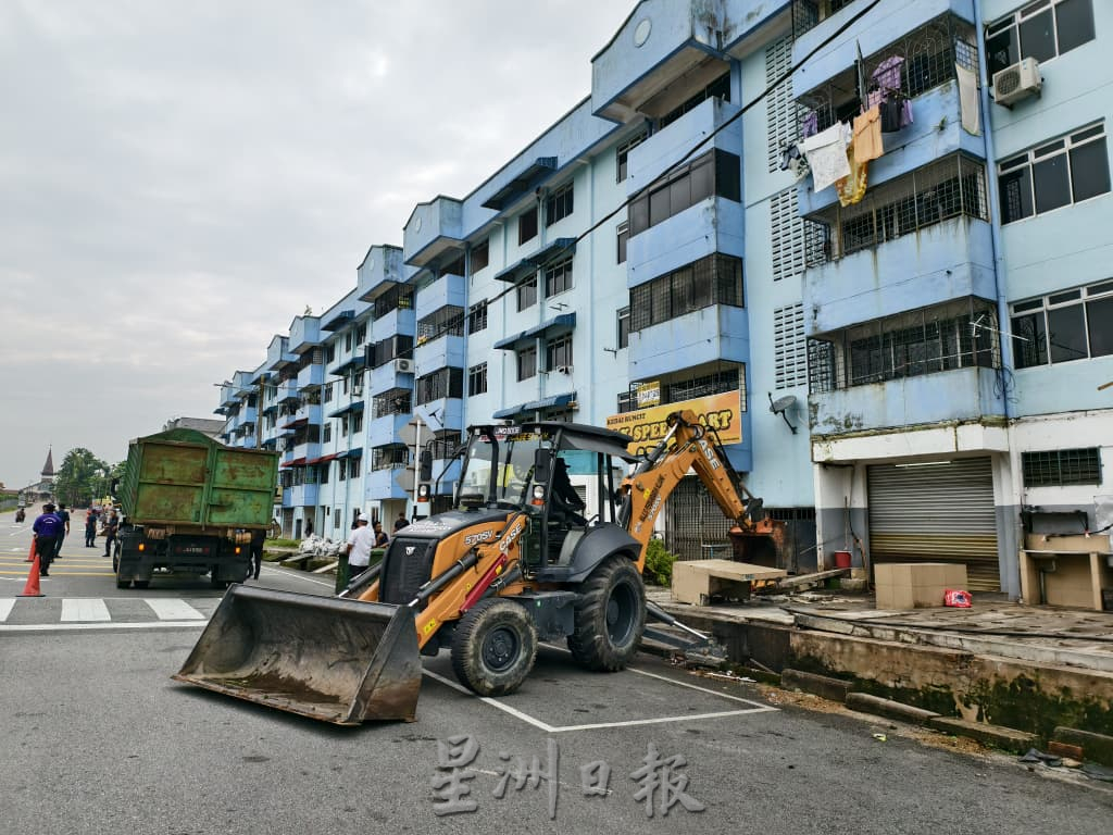 已签发 柔：版三：大限已到  市议会拆哈芝马南组屋违建