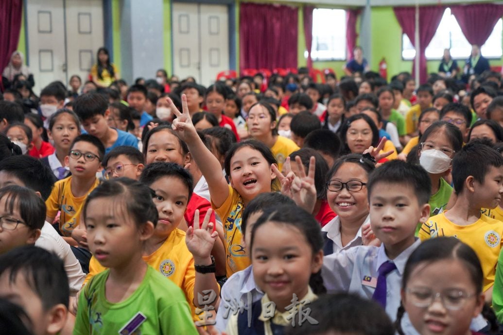 （大都会）本报活动，​《小喜鹊和岩石山》校园演出／多图（选下）（