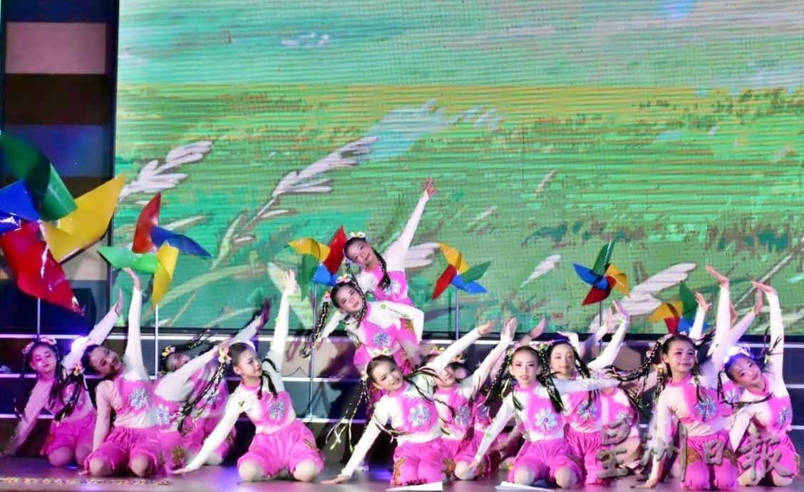 版四边头∕下霹舞蹈观摩会 中小学生呈献精湛舞艺