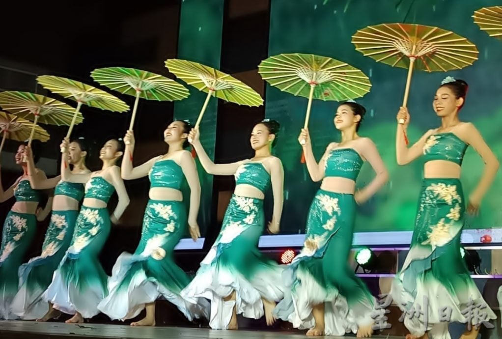 版四边头∕下霹舞蹈观摩会 中小学生呈献精湛舞艺