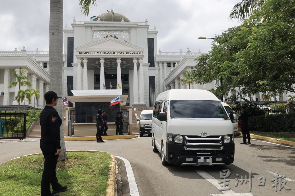 查拉案5女生不认罪 各5千保外 12月审讯