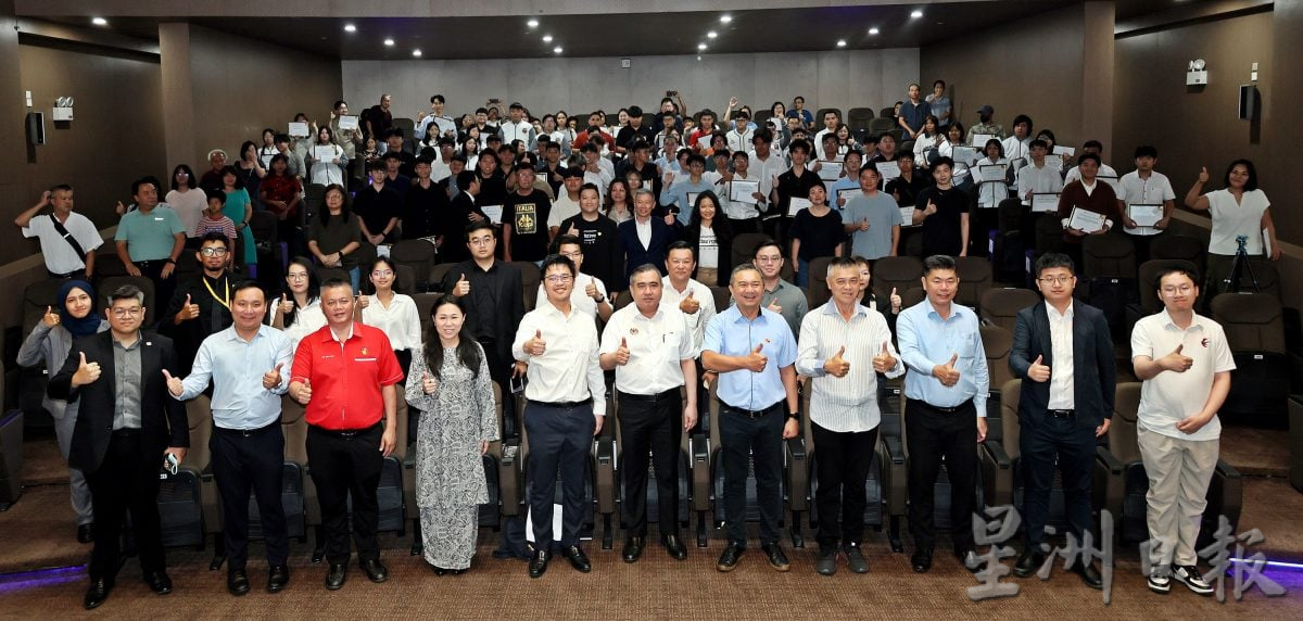  行动党今日启动启航计划 与技职学院合作发奖励金