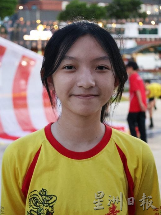 供星洲网:乐活频道:大旗鼓艺边练边悟 学会控制竹竿 而非被控制