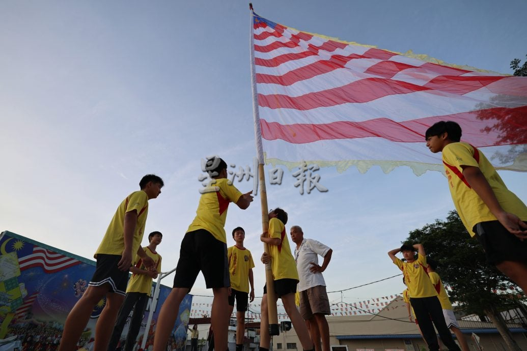 供星洲网:乐活频道:大旗鼓艺边练边悟 学会控制竹竿 而非被控制