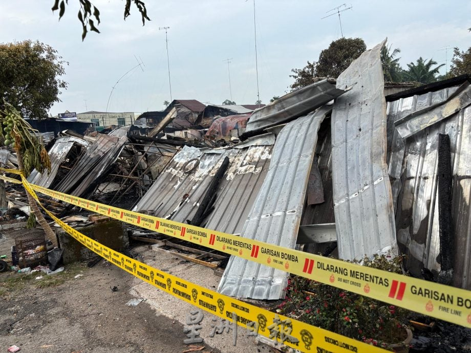 **已签发**柔:封面:圣模那大街大火狂烧 21店屋2板屋沦为废墟