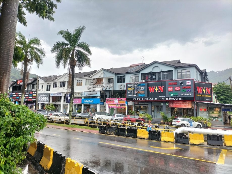 第4版（大北马）申诉封路措施影响生意 发林商贩要解决方案