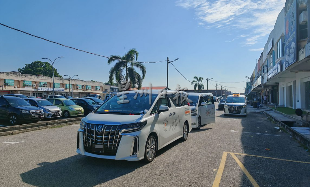 男大生堕楼亡|郭峻豪出殡火化 议员地方领袖亲友送行