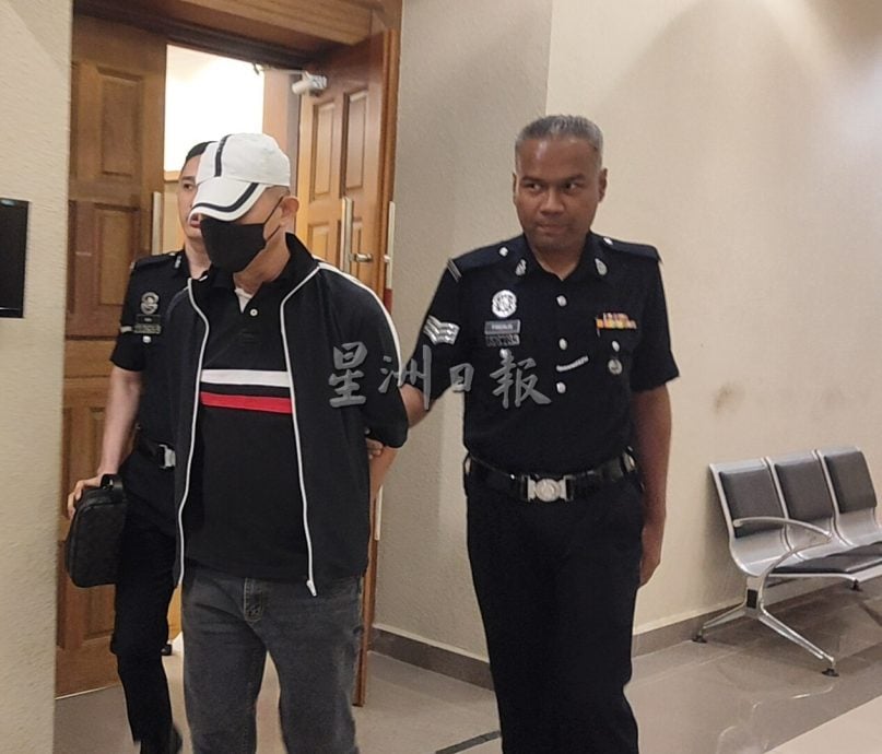 东:已签发:舞蹈老师及文化工作者被控身体性骚扰女童,一旦罪名成立,将面对最高20年监禁。