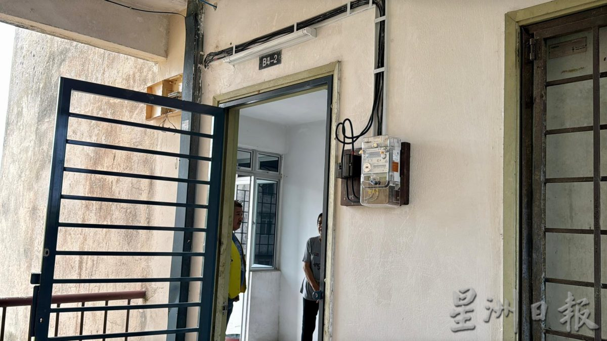 （已签发）大都会版2头：老妪既失伴侣又流离失所 借钱修屋碰壁 惹人怜/6图