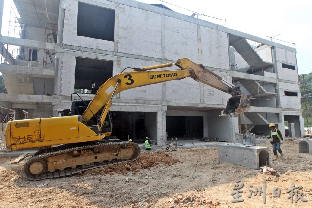 (25/8见报)校园我董/白沙罗华小/10图