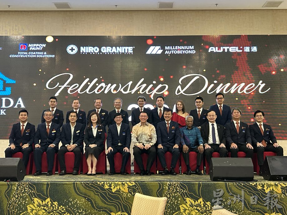 REHDA地方/霹雳得正副首相和部长 罗万豪:盼发展怡隆高铁