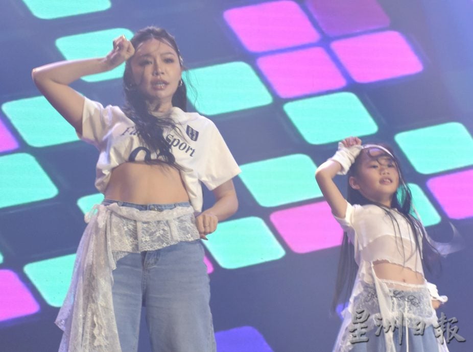 请签发-MZ04-大都会版头/滨华102周年校庆午宴／6图