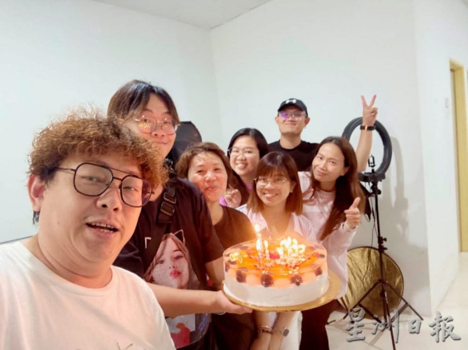 霹:8月26日见报∕封底主文∕心价值|音乐创作 释放压力 也疗愈他人