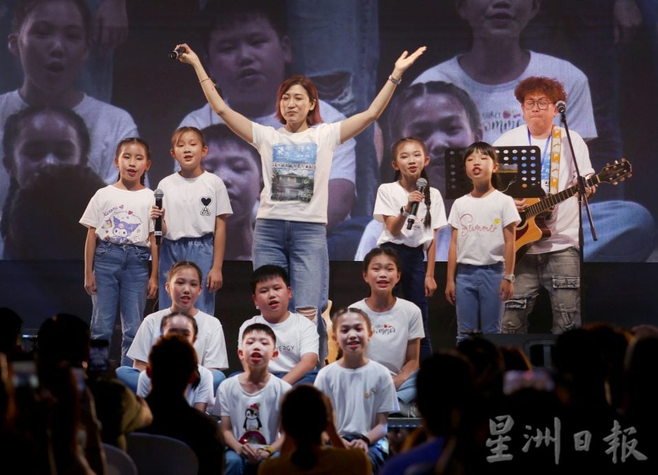 霹:8月26日见报∕封底主文∕心价值|音乐创作 释放压力 也疗愈他人