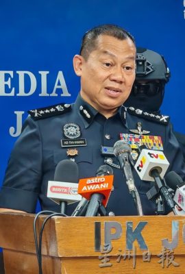 （已签发）柔：**版二头**警暗中侦察贩毒集团伺机突击   逮2男2女起逾267万毒品