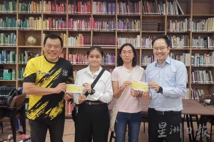 李美怡 叶嘉绚 获广西财经学院全额奖学金