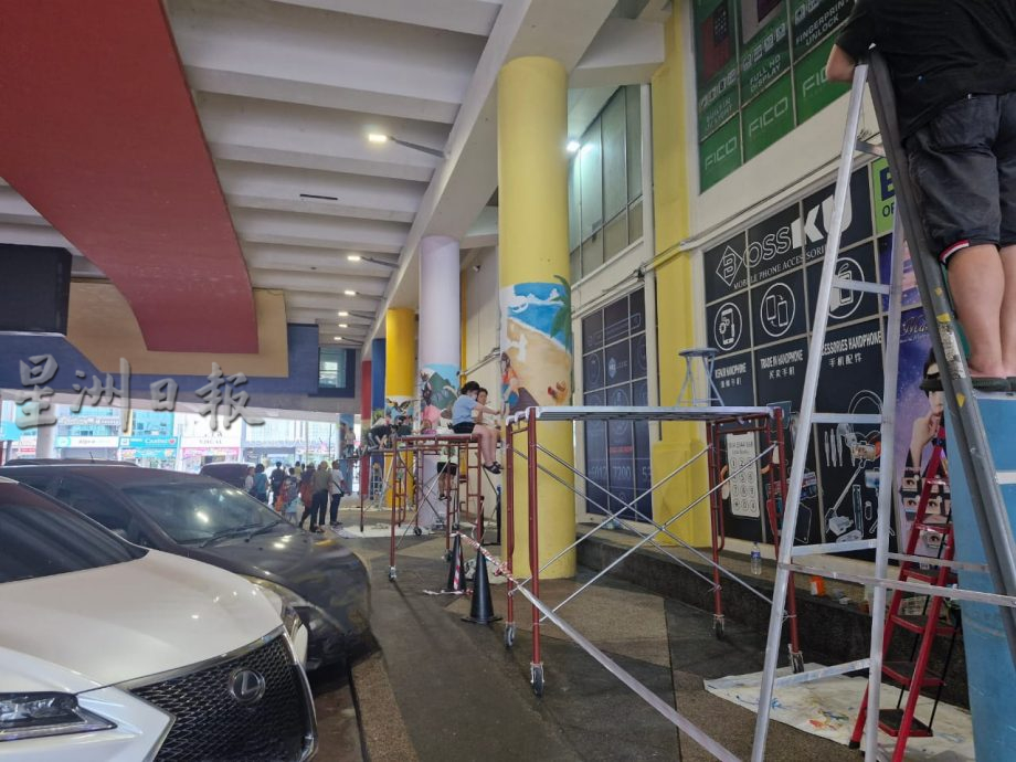 （已签发）柔：**版二头**特稿：24参赛者画城市记忆庆国庆  加强年轻人归属感