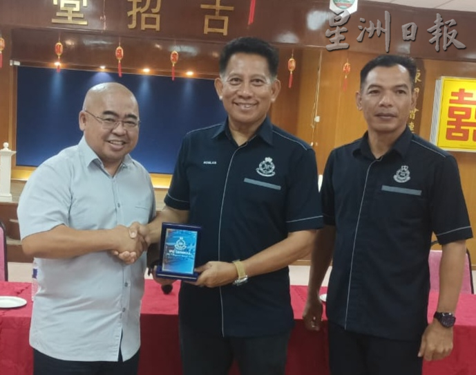 已签发 柔:版头之一:东甲诈骗案今年激增,1至7月损失超333万