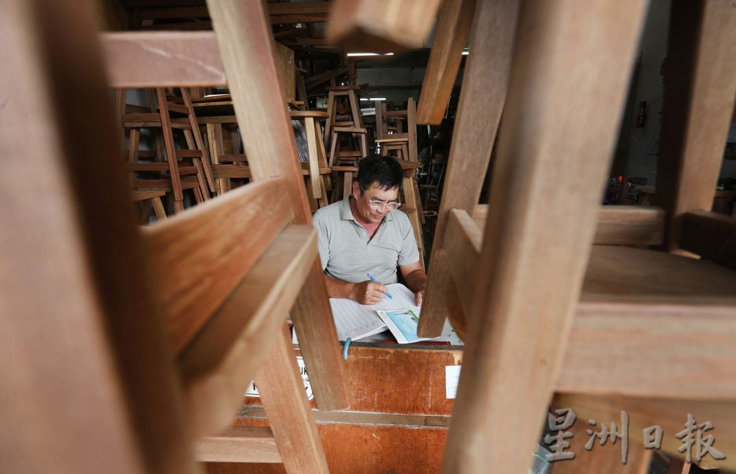 老店寻踪｜传承一甲子的手艺   胜昌木器店传二代