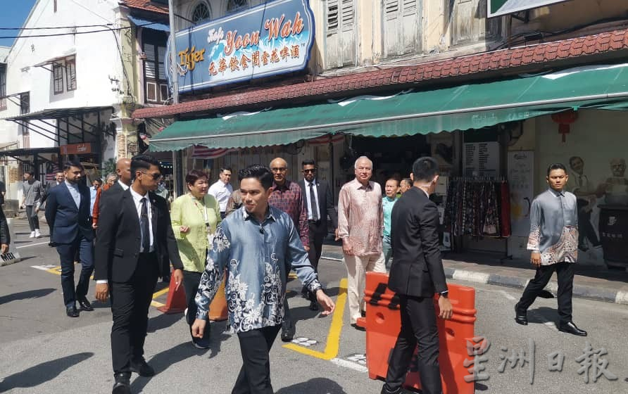 苏丹接待狮城总统访怡保 到旧街场感受老街风情