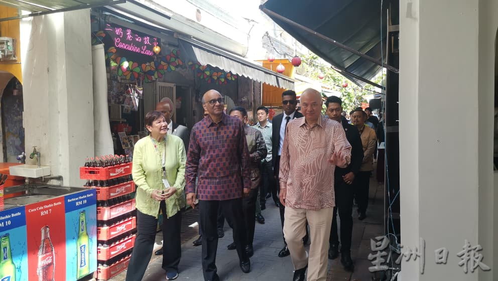 苏丹接待狮城总统访怡保 到旧街场感受老街风情