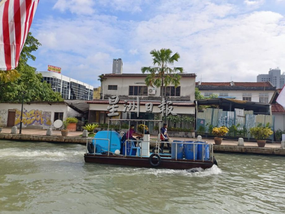 （古城版）甲河畔红树林满是垃圾