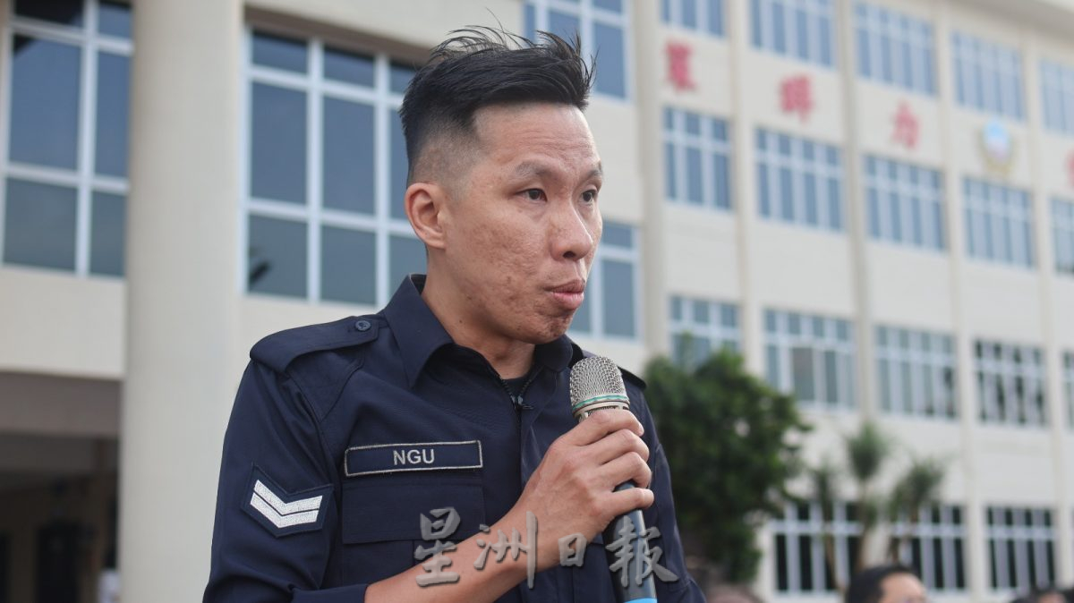 已签发 柔:赖俊雄正式接任銮中校长 王培荣吁师生团结创卓越