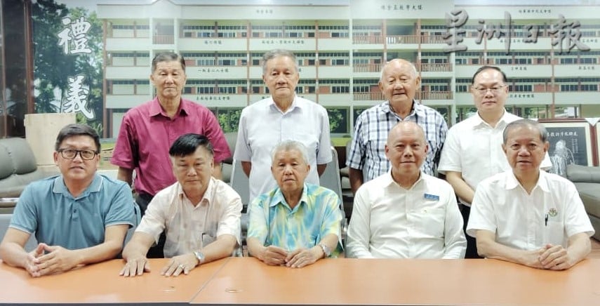 已签发 柔:封面:特稿:利丰港培华独中力拼转型 三年两筹款盼华丽蜕变