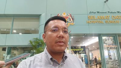 中三生坠楼安伤者动开颅手术情况稳定仍昏迷•家属情绪悲伤