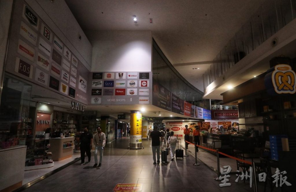 取代网 / 陆兆福主持推介礼 亲临KLIA2停电20分钟 震怒:完全不可接受!