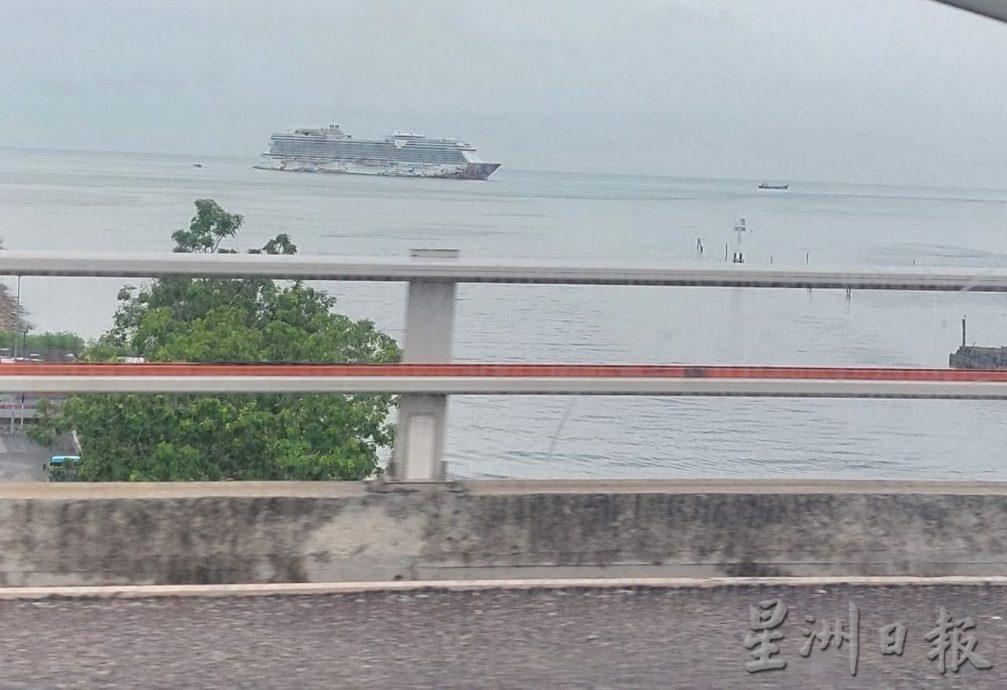 国庆日游行一改传统路线,各队伍将登上沿海大桥
