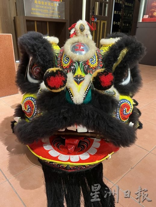 （古城封底主文） 用眼睛去旅游：30年醒狮远行北京