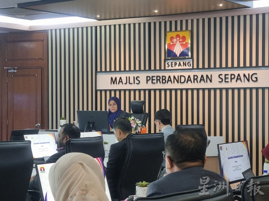 大都会/封面/雪邦市议会草案接2556份反对信/5图