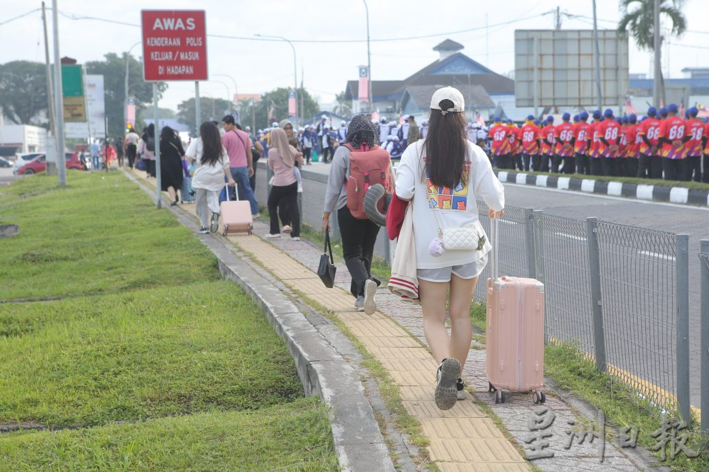国庆日怡火车站周边大封路 乘客受促提早出门