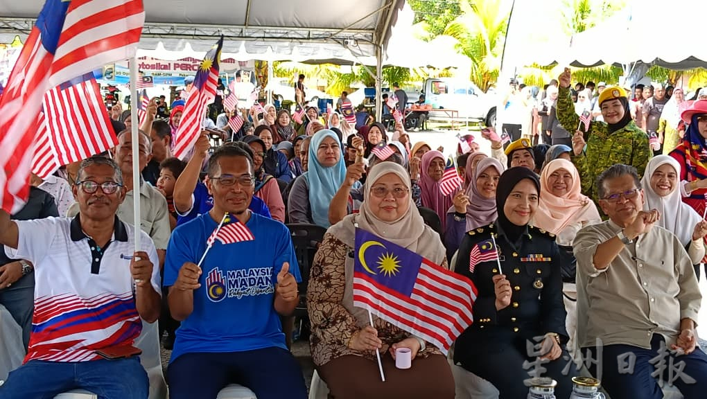 全（已签发）：傅芝雅指内贸部未接获鸡蛋短缺投报