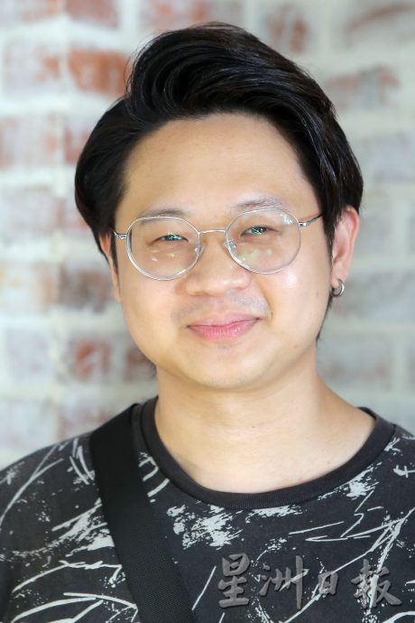 国庆连假游子游客增 人潮涌现尝美食消费打卡