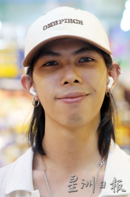 国庆连假游子游客增 人潮涌现尝美食消费打卡