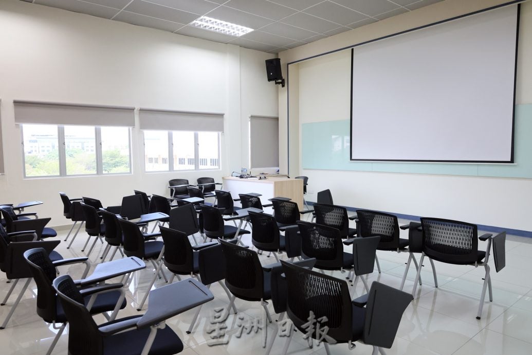 校园我董-加影育华小学