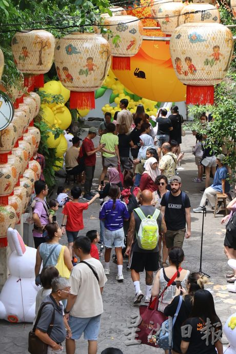 me3//大都会-农历七月无禁忌 鬼仔巷国庆长周末 仍游客满满满/8图