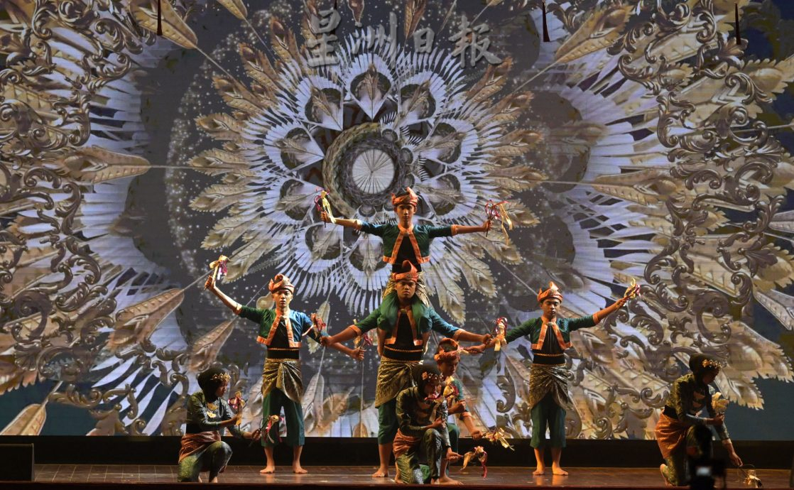 南华独中“文艺大汇演” 展示多元与团结