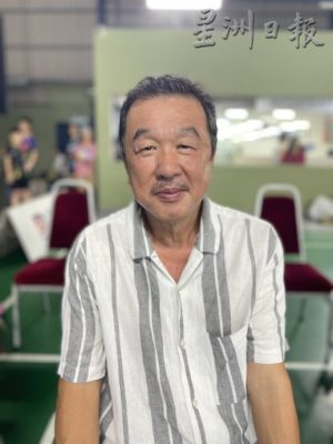 (已签发)柔:近500各族少年国庆切磋提球技 Lionmas青年锦羽赛传达团结和谐