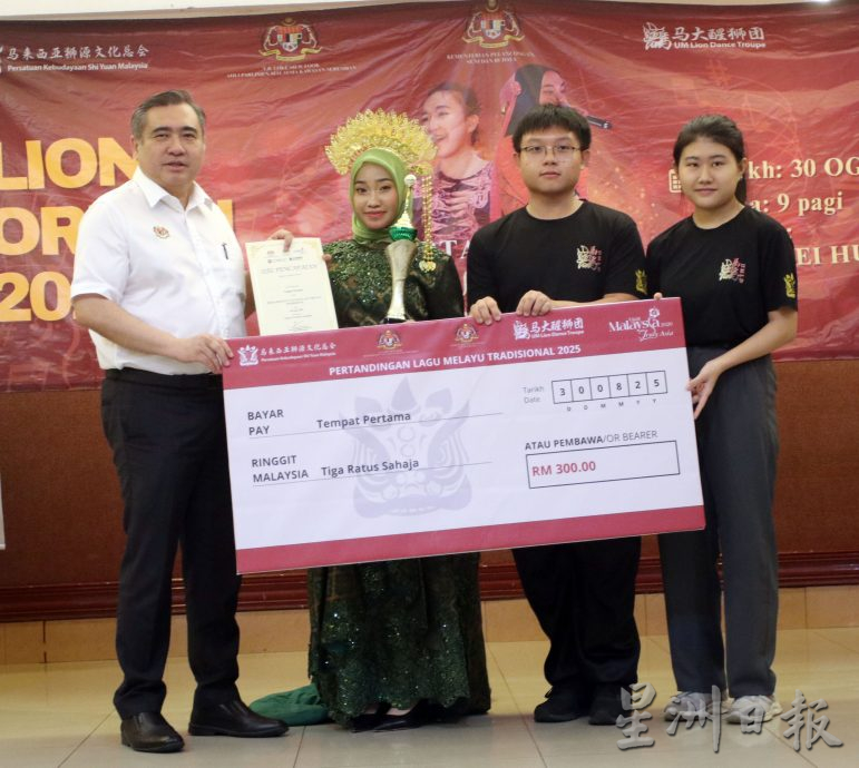 华小一年级生勇夺马来民谣赛小学组冠军 将登“狮源之南洋舞”舞台献唱