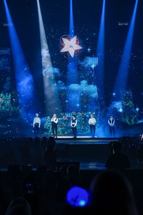 TXT兑现粉丝承诺 演唱会宣布全员续约 