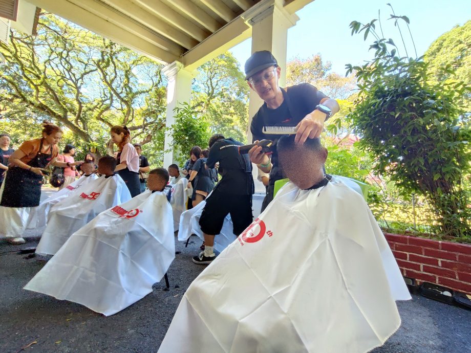 VIP文（大北马）发绅50周年系列活动 捐款儿童保护协会及义剪