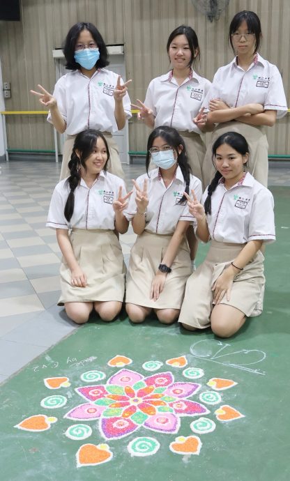 韩中办“文化遗产日活动”，培养学生认识国家多元族群