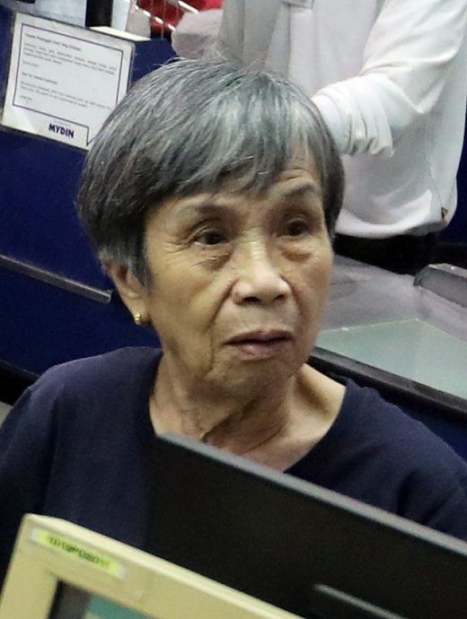 100援金“乱”霸市｜450购物车排队 等2小时结账  第2天 仍叫苦